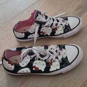 Hello Kitty x Converse Chuck Taylor All Star Canvas Ox Low Top Black